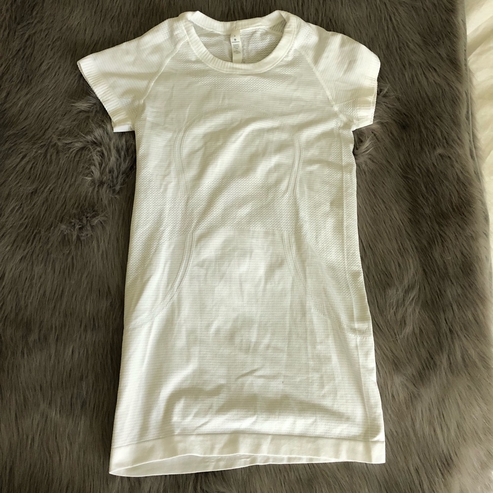 NWOT Lululemon top